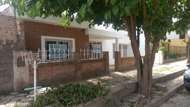 VENTA CASA 2 DORMITORIOS B° A. CARBÓ