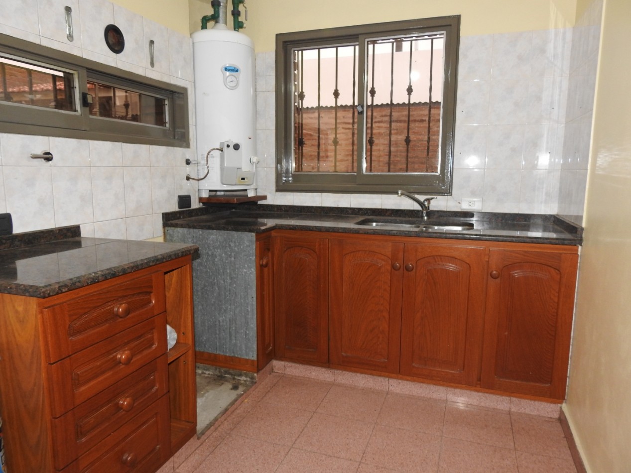 VENTA CASA 4 DORMITORIOS Y LOCAL A UNA CUADRA DE DINO RUTA 20 BARRIO SAN FRANCISCO