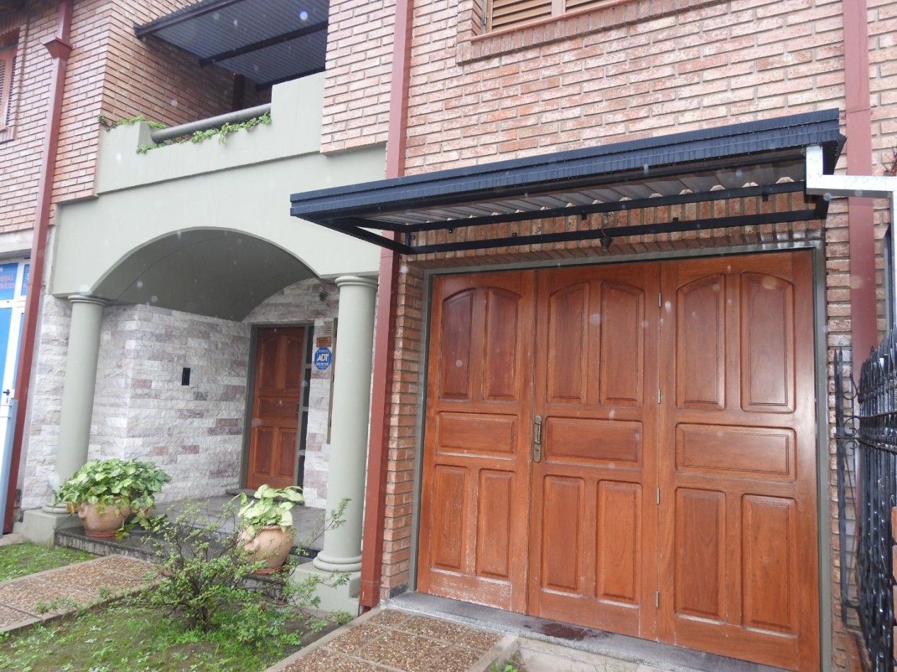 VENTA CASA 4 DORMITORIOS Y LOCAL A UNA CUADRA DE DINO RUTA 20 BARRIO SAN FRANCISCO