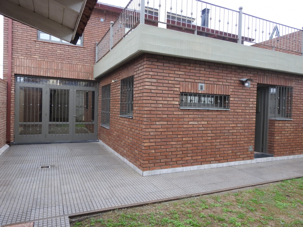 VENTA CASA 4 DORMITORIOS Y LOCAL A UNA CUADRA DE DINO RUTA 20 BARRIO SAN FRANCISCO