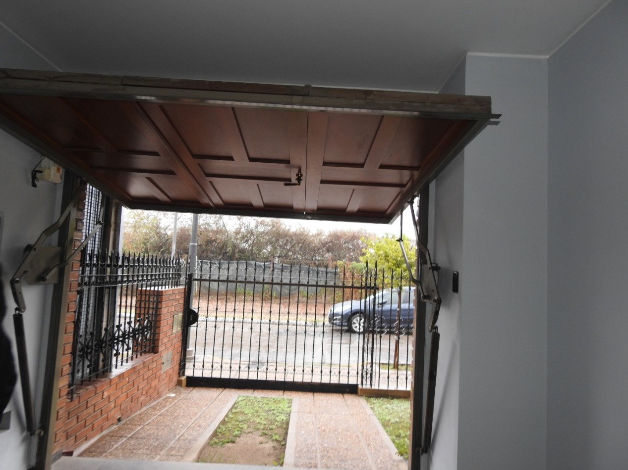 VENTA CASA 4 DORMITORIOS Y LOCAL A UNA CUADRA DE DINO RUTA 20 BARRIO SAN FRANCISCO