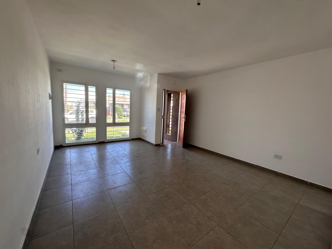 VENTA CASA 1 DORMITORIO EN UNIVERSITARIO HORIZONTE