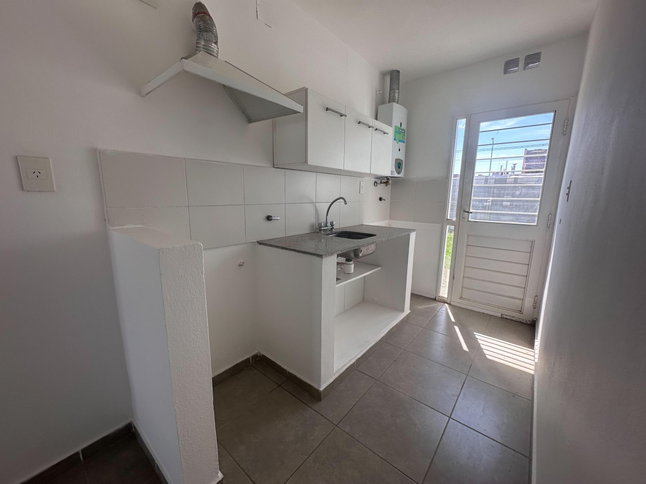 VENTA CASA 1 DORMITORIO EN UNIVERSITARIO HORIZONTE