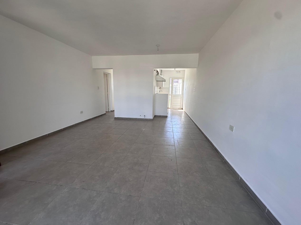 VENTA CASA 1 DORMITORIO EN UNIVERSITARIO HORIZONTE