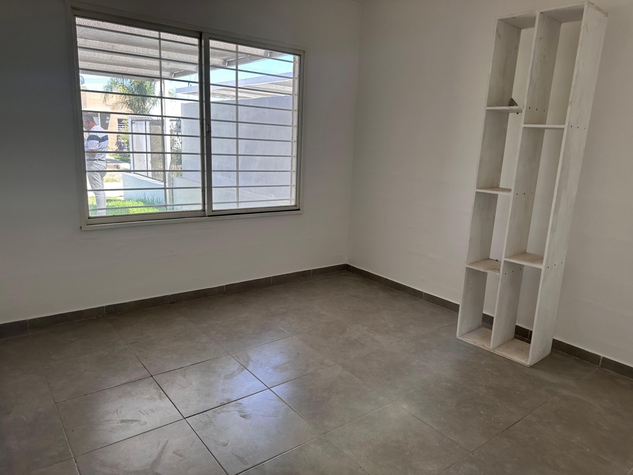 VENTA CASA 1 DORMITORIO EN UNIVERSITARIO HORIZONTE