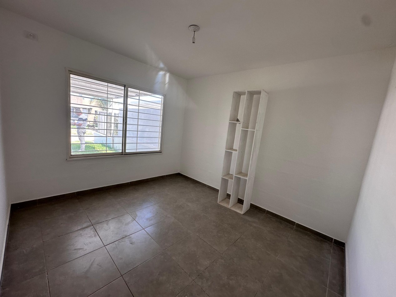 VENTA CASA 1 DORMITORIO EN UNIVERSITARIO HORIZONTE