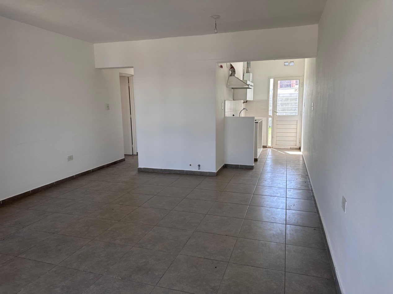 VENTA CASA 1 DORMITORIO EN UNIVERSITARIO HORIZONTE