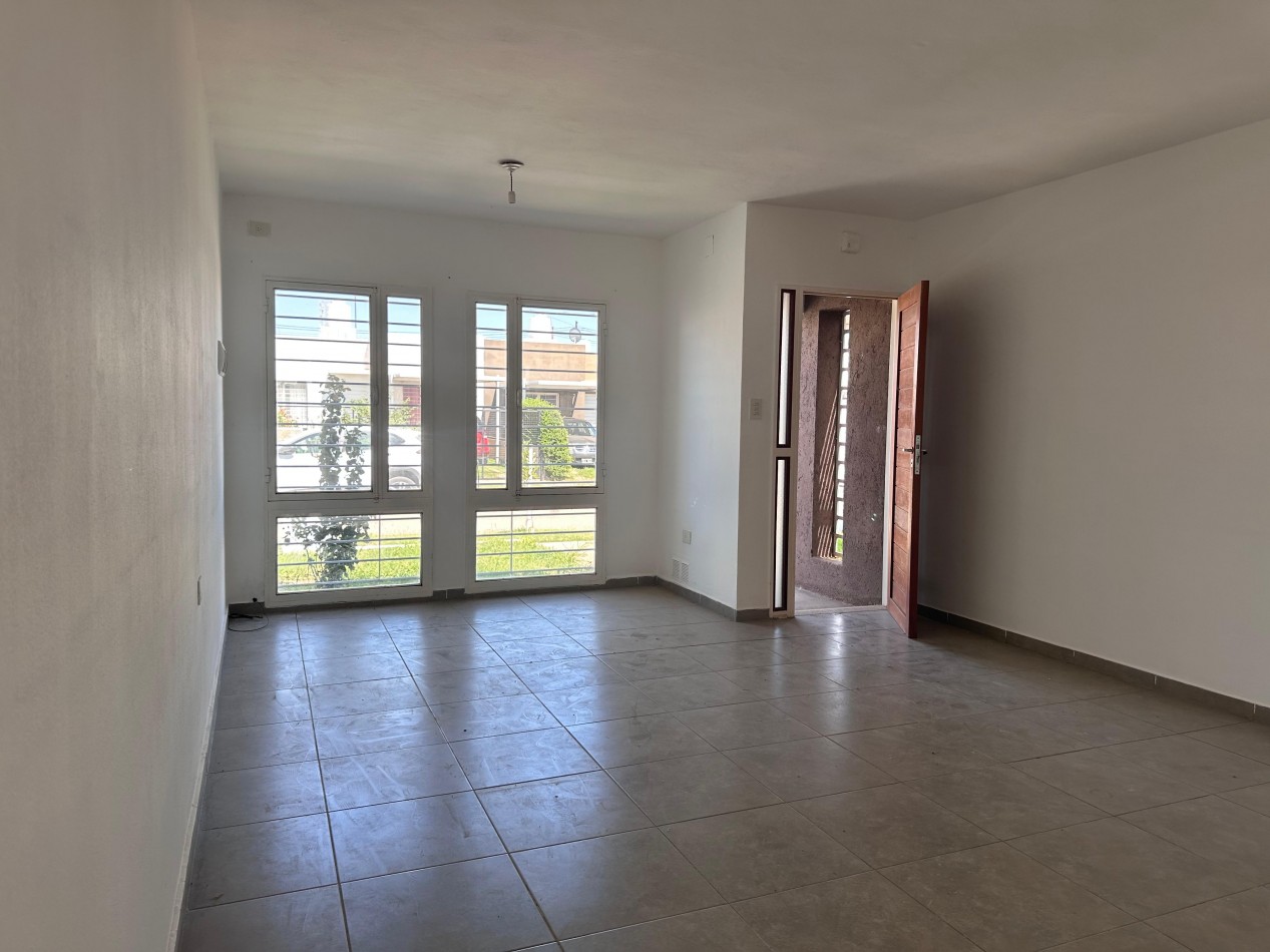 VENTA CASA 1 DORMITORIO EN UNIVERSITARIO HORIZONTE