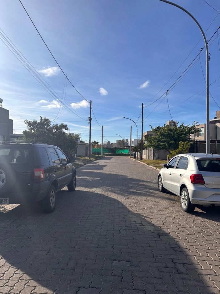 LOTE TERRENO CON OBRA CONSTRUIDA HASTA NIVEL TECHO Bo SPILIMBERGO NORTE