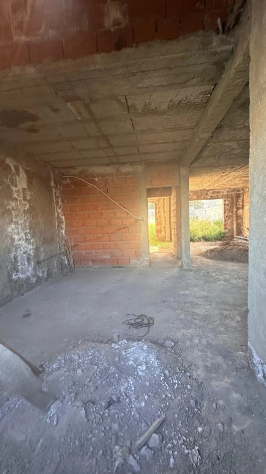 LOTE TERRENO CON OBRA CONSTRUIDA HASTA NIVEL TECHO Bo SPILIMBERGO NORTE