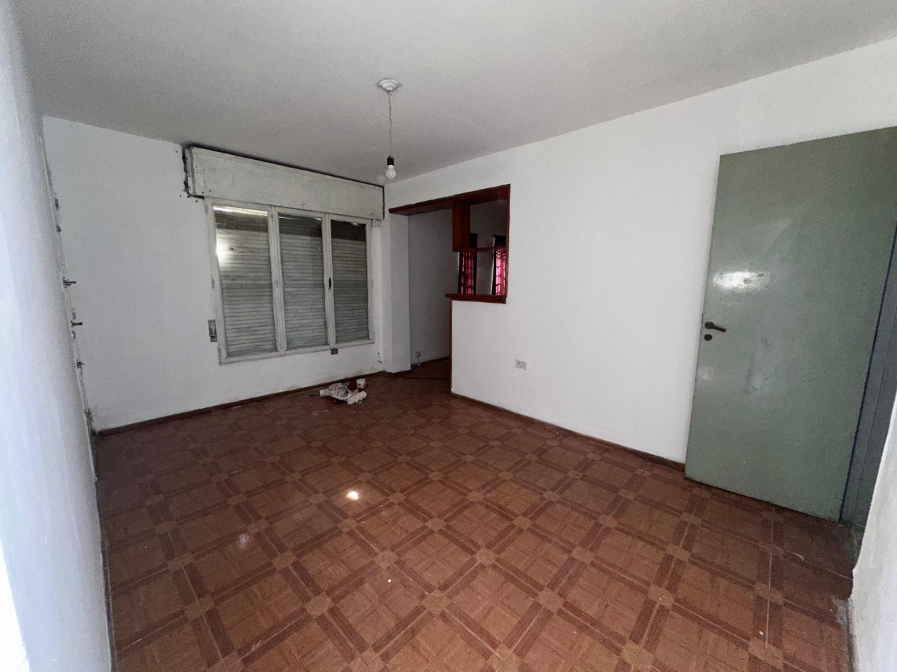 IDEAL INVERSION CASA A REFACCIONAR BARRIO URQUIZA