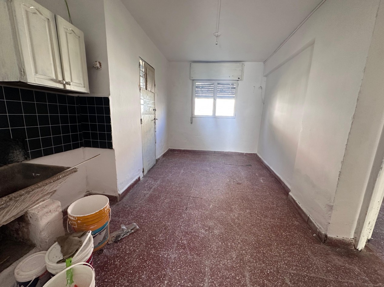 IDEAL INVERSION CASA A REFACCIONAR BARRIO URQUIZA