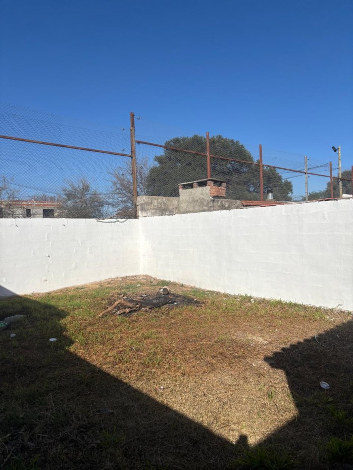 VENTA CASA 2 DORMITORIOS BARRIO MATIENZO