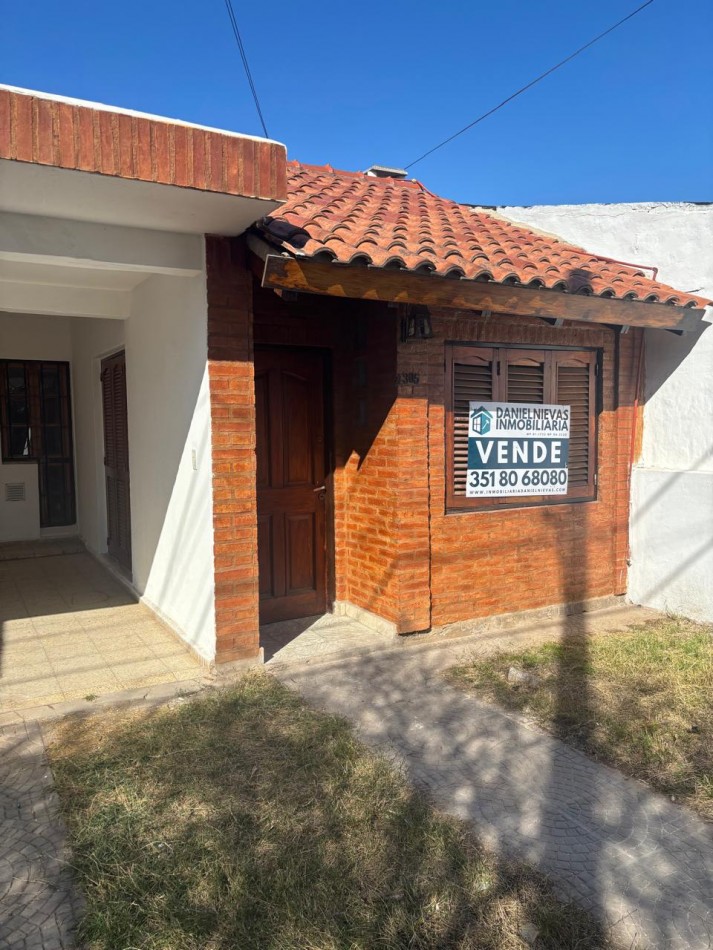 VENTA CASA 2 DORMITORIOS BARRIO MATIENZO