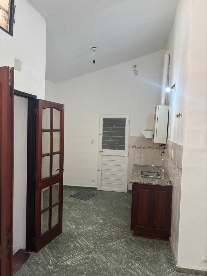 VENTA CASA 2 DORMITORIOS BARRIO MATIENZO