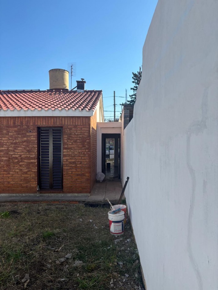 VENTA CASA 2 DORMITORIOS BARRIO MATIENZO