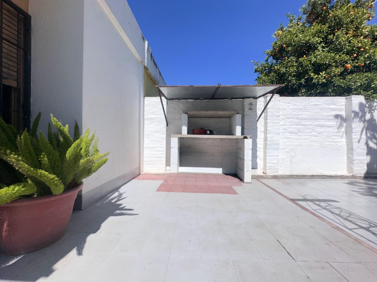 VENTA CASA 3 DORMITORIOS LAS PALMAS - ESCRITURA Y PLANOS 