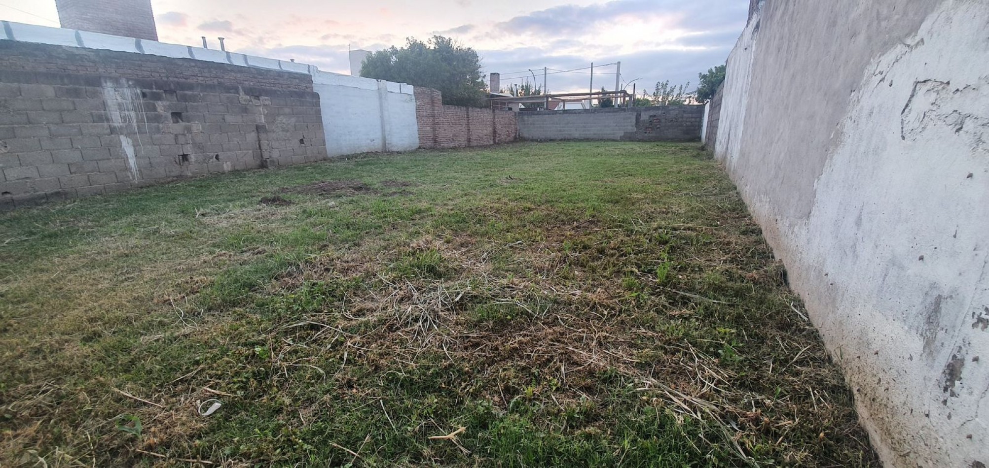 VENTA TERRENO BARRIO LAS PALMAS 
