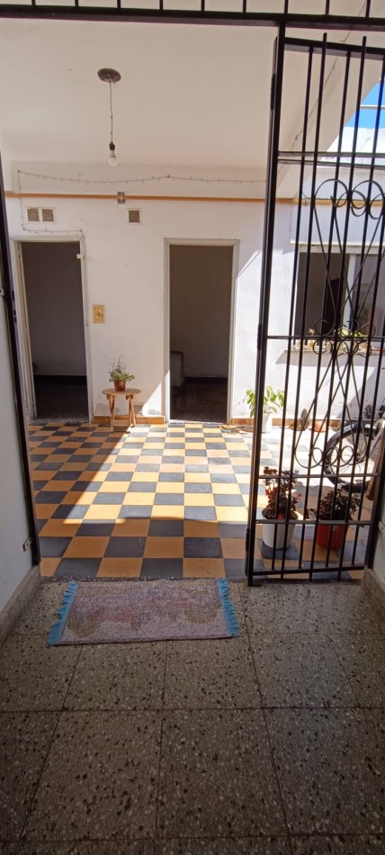 VENTA CASA 2 DORMITORIOS / B° TALLERES