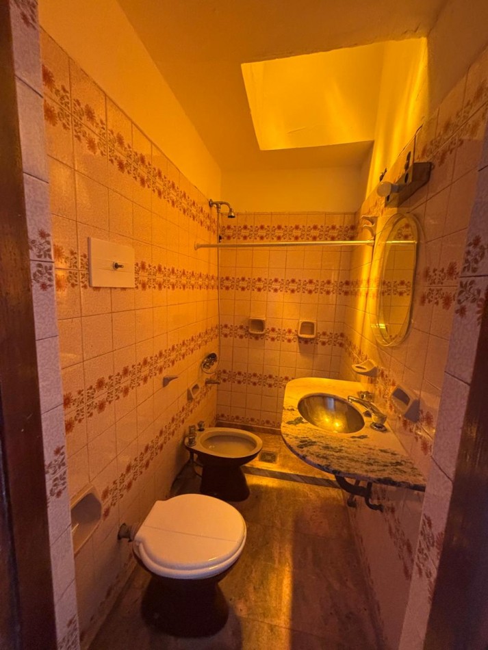 CASA 3 DORMITORIOS EN BARRIO URCA EXCELENTE UBICACION