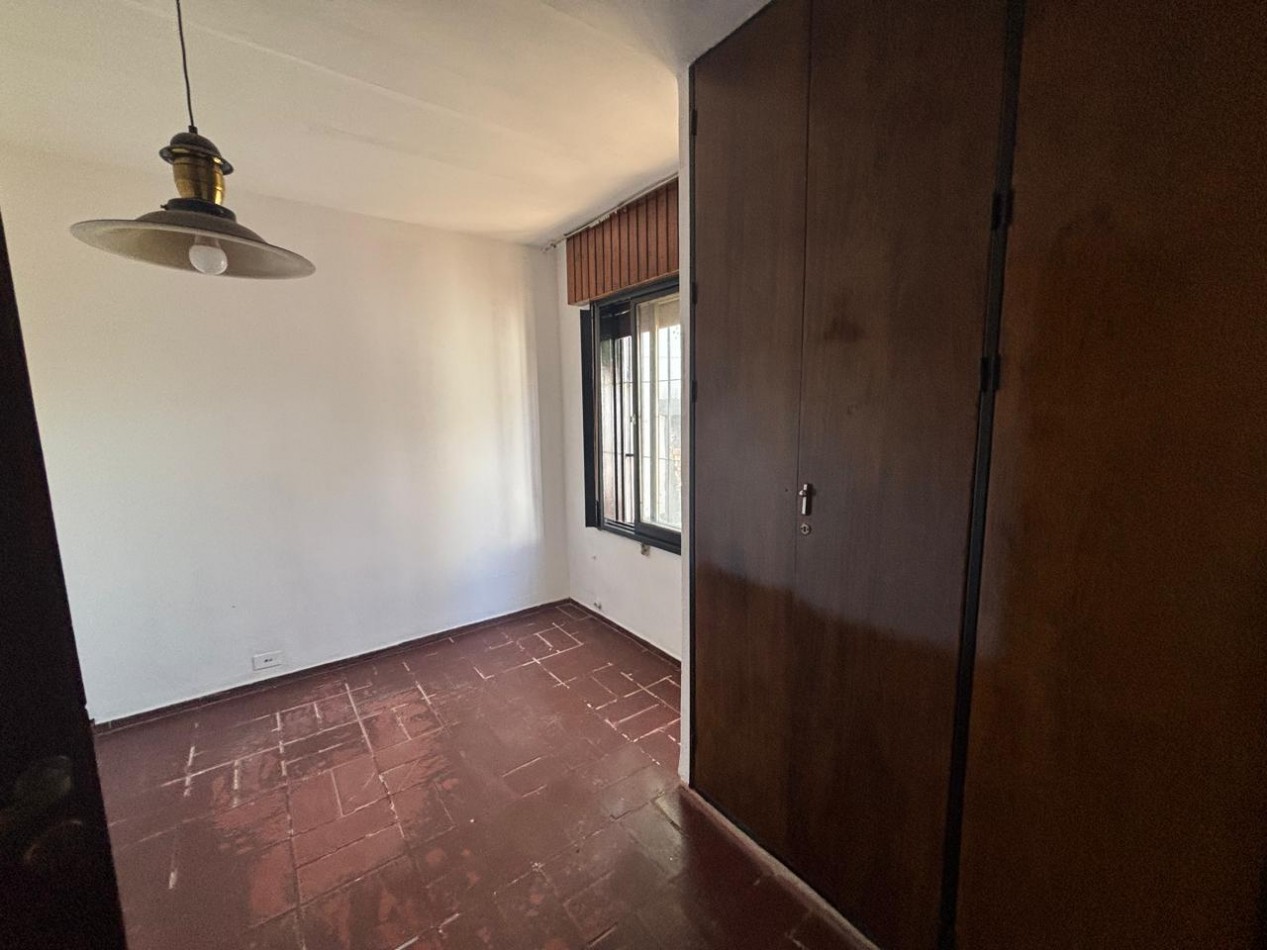 CASA 3 DORMITORIOS EN BARRIO URCA EXCELENTE UBICACION