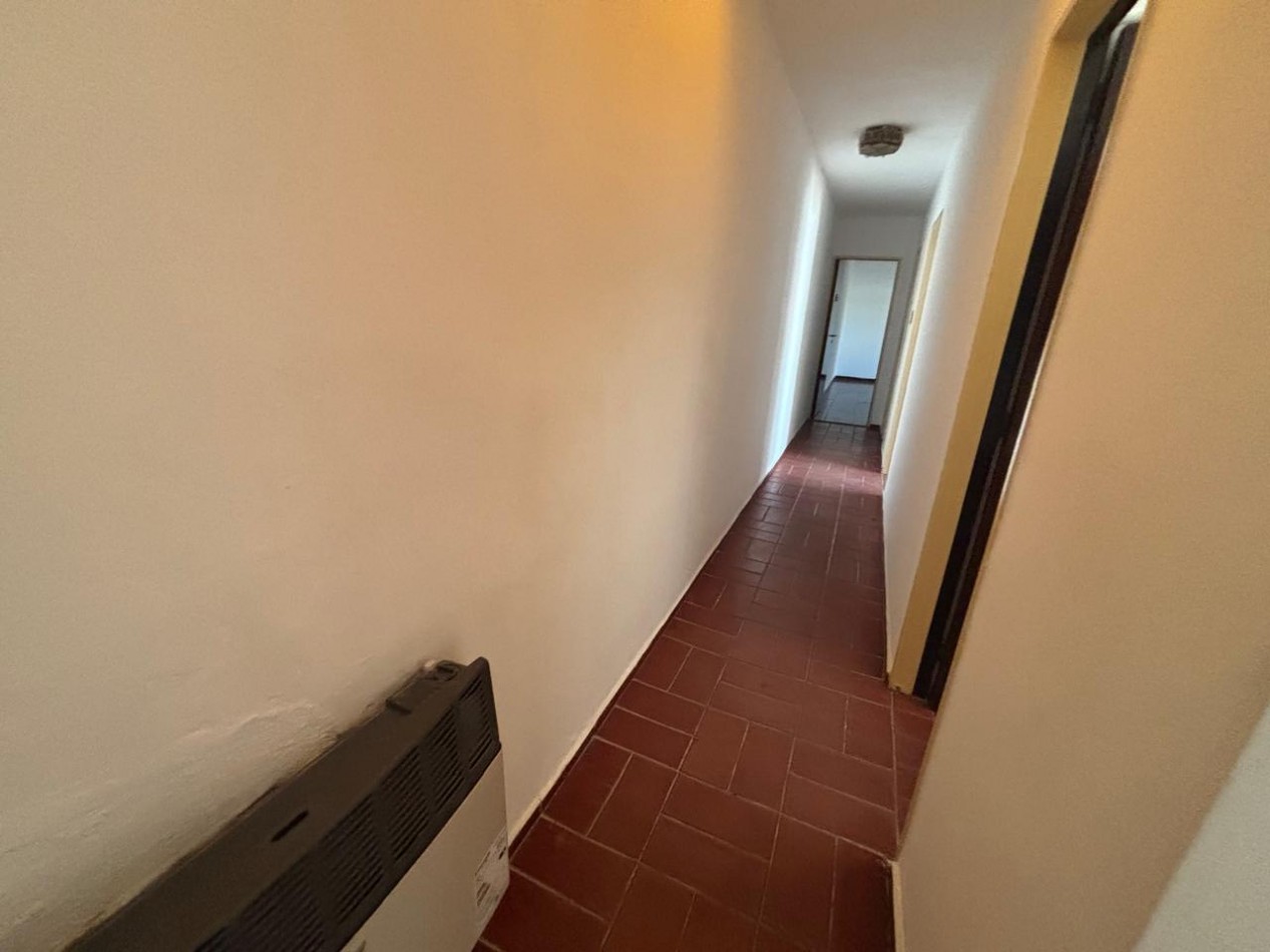 CASA 3 DORMITORIOS EN BARRIO URCA EXCELENTE UBICACION