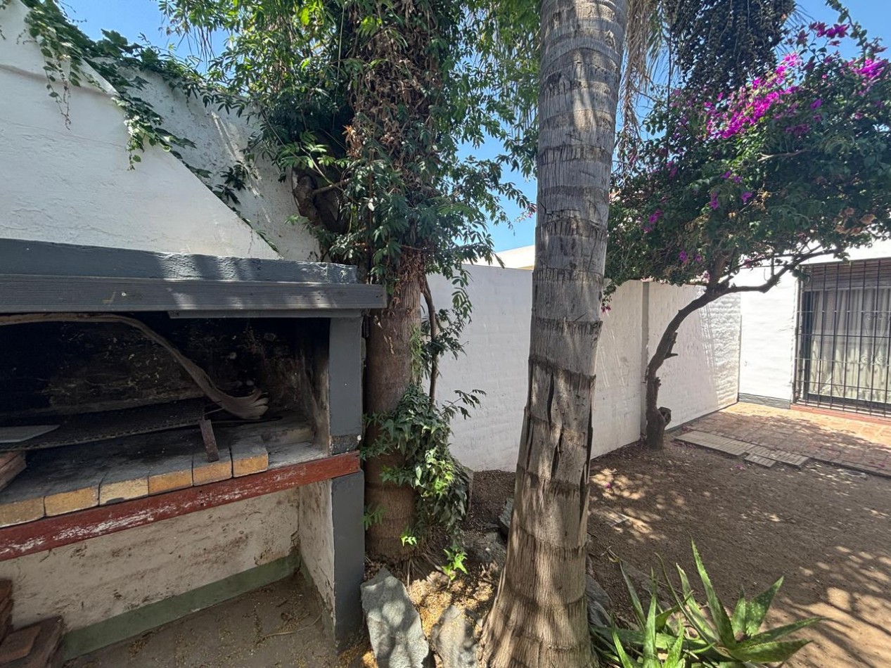 CASA 3 DORMITORIOS EN BARRIO URCA EXCELENTE UBICACION