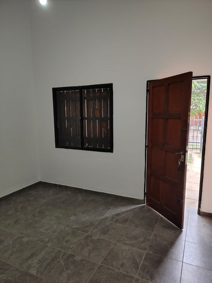 ALQUILA CASA 2 DORMI BARRIO V.I.C.O.R