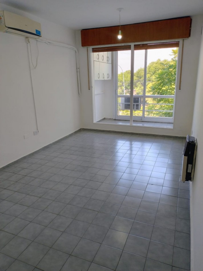 ALQUILA DPTO 1 DORMITORIO CON COCHERA / ARCOS DEL CERRO