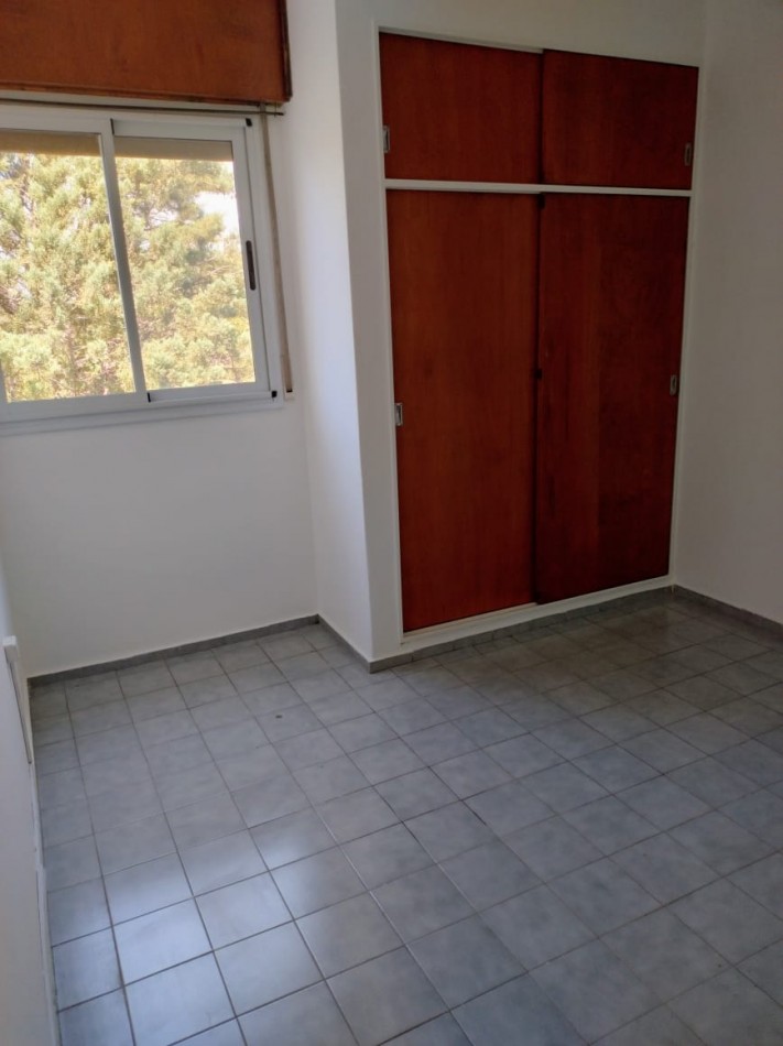 ALQUILA DPTO 1 DORMITORIO CON COCHERA / ARCOS DEL CERRO