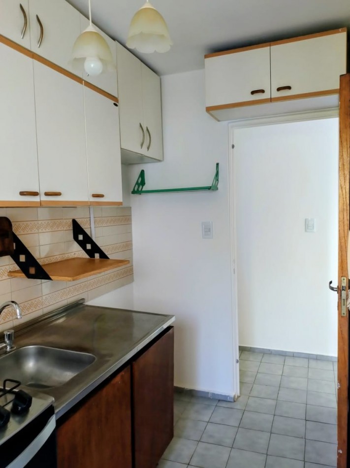 ALQUILA DPTO 1 DORMITORIO CON COCHERA / ARCOS DEL CERRO