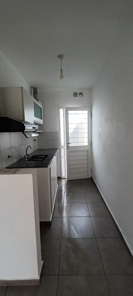 ALQUILER CASA 2 DORMITORIOS UNIVERSITARIO DE HORIZONTE II