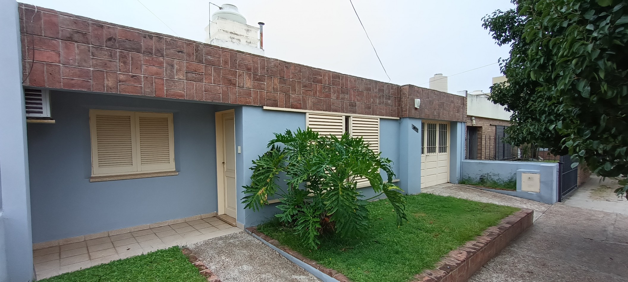 SE VENDE CASA 3 DORMITORIOS - ALTOS SAN MARTIN - A 3 CUADRAS DEL SHOPPING !!