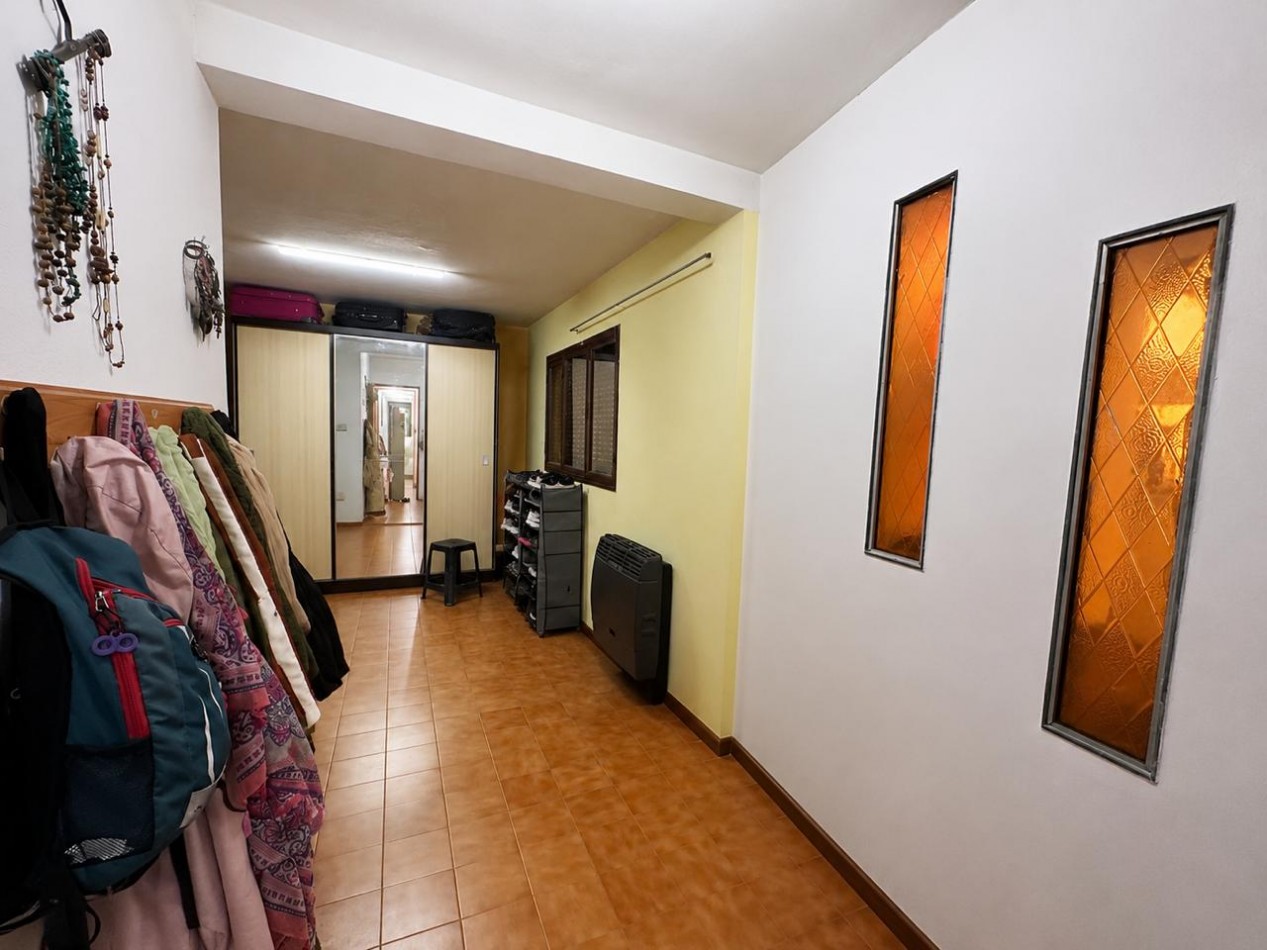 VENTA CASA 5 DORMITORIOS B° CHATEAU CARRERAS