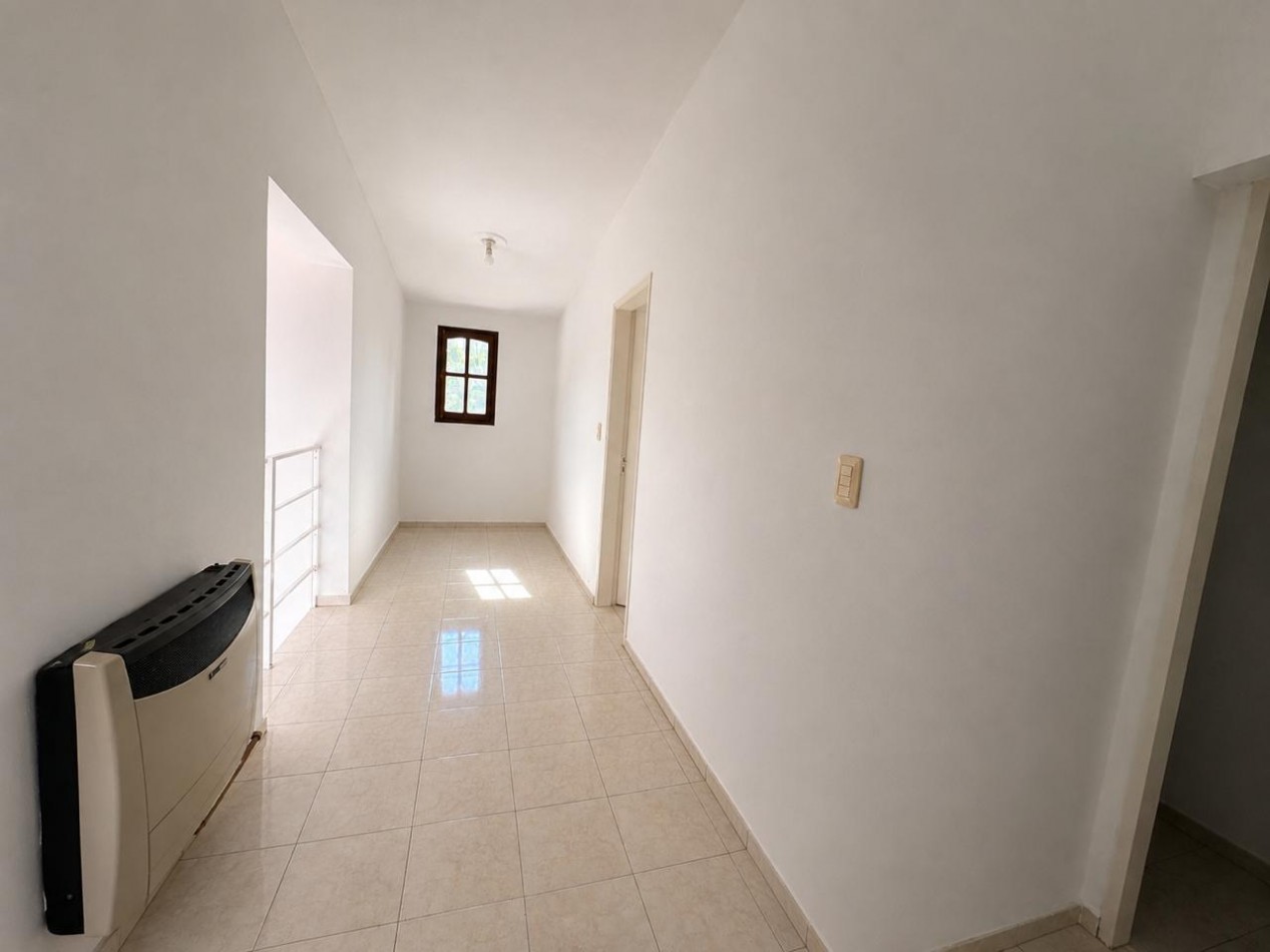VENTA CASA 5 DORMITORIOS B° CHATEAU CARRERAS