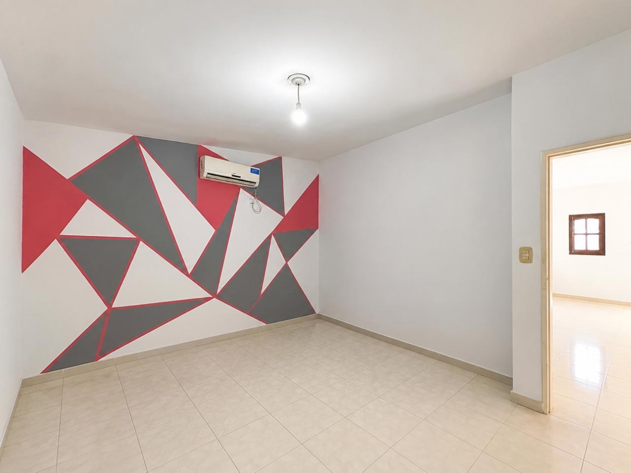 VENTA CASA 5 DORMITORIOS B° CHATEAU CARRERAS