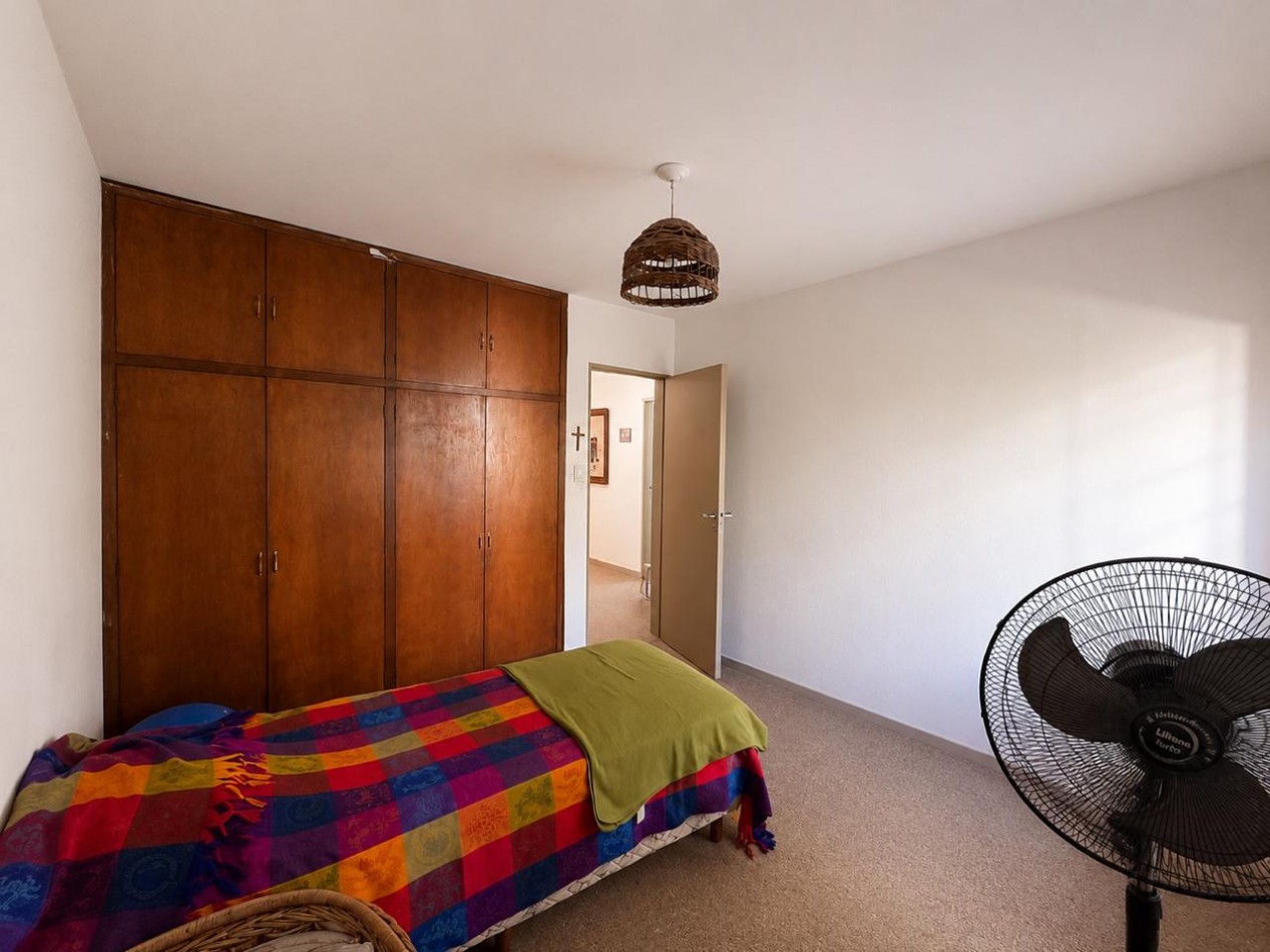 VENTA CASA 5 DORMITORIOS B° CHATEAU CARRERAS